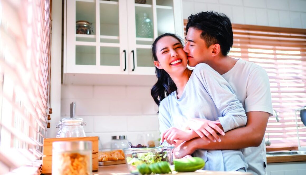 Asian,Young,New,Marriage,Couple,Spend,Time,Together,In,Kitchen